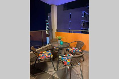 ARENA RESORT STYLE EXEC FREE NETFLIX WIFI WINE - Australia Accommodation 1