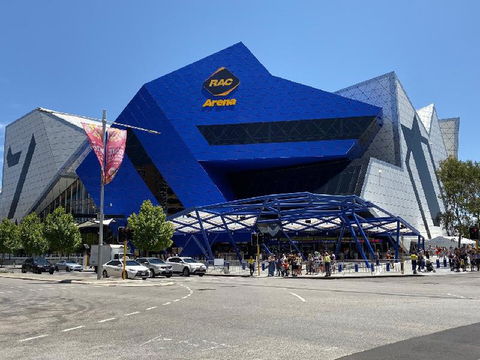 ARENA RESORT STYLE EXEC FREE NETFLIX WIFI WINE - Australia Accommodation 2