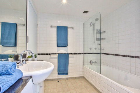 Apartment CBD Jones Bay - Australia Accommodation 4