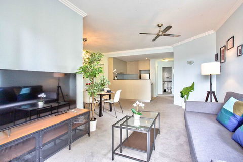Apartment CBD Jones Bay - Australia Accommodation 6