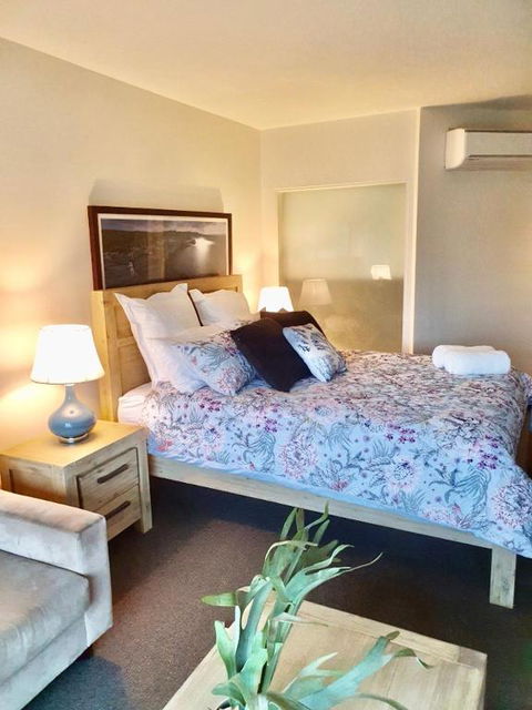 FAMILY ISLAND GETAWAY BEACHFRONT APARTMENT - Australia Accommodation 1
