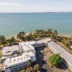 FAMILY ISLAND GETAWAY BEACHFRONT APARTMENT - Australia Accommodation 0