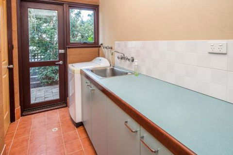 Ultramarine - Australia Accommodation 4