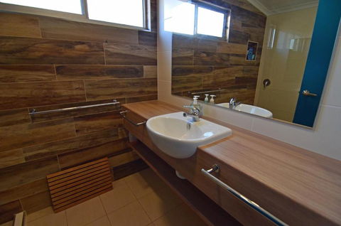 CDC 625 Beach House - Australia Accommodation 6