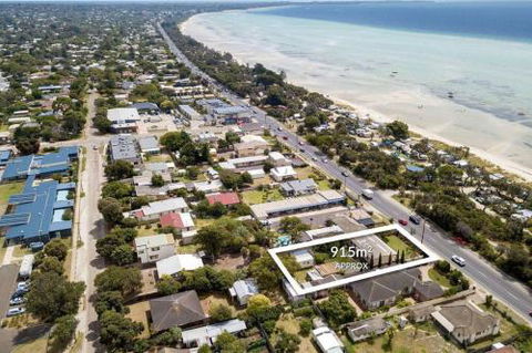 Casual Beachin It Family Getaway With Bungalow On Beachfront - Australia Accommodation 4
