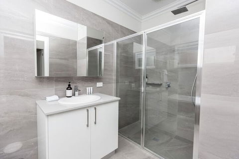 Wagga Apartments 4 - Australia Accommodation 0