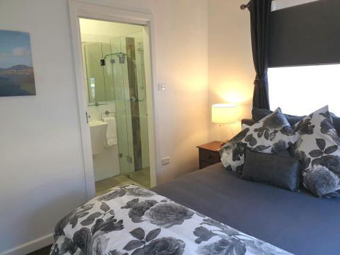 NEW Winston Cottage Leura Views & Location - Australia Accommodation 4