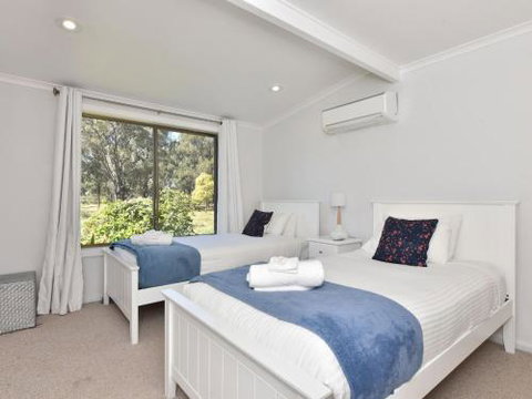 Just Listed Blaxlands Homestead The Very Best Location In The Valley Walk To Everything - Australia Accommodation 5