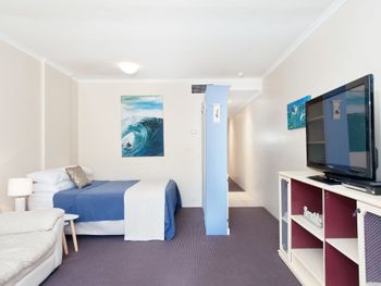 Whitesands Unit 213 Shoal Bay Road - Australia Accommodation 1