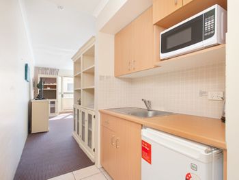 Whitesands Unit 213 Shoal Bay Road - Australia Accommodation 2