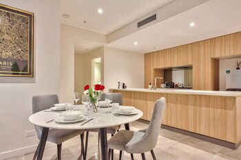 Apartment Darling Harbour Day St. 3 - Australia Accommodation 4