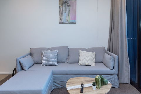 Airtrip Apartments On Deshon St - Australia Accommodation 6