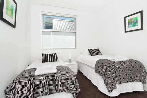 Apartment On Broadway - Australia Accommodation 1