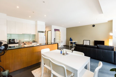 MEGAN, 2BDR Melbourne Apartment - Australia Accommodation 1