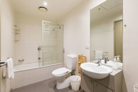 MEGAN, 2BDR Melbourne Apartment - Australia Accommodation 5