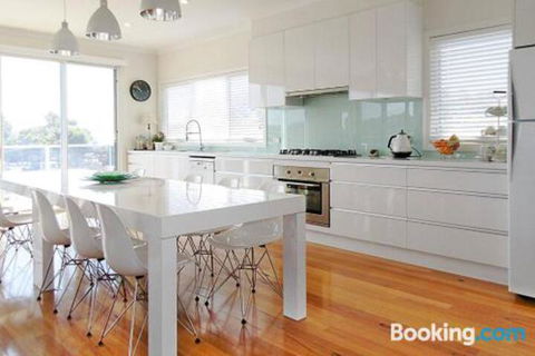 Allure - Australia Accommodation 7