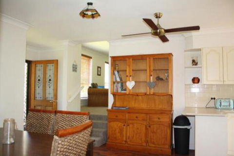 Surf Beach On Eric - Australia Accommodation 6