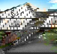 Elizabethan Lodge - Australia Accommodation