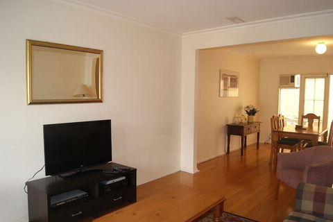 Moonee Valley Views Apartments - Australia Accommodation 1