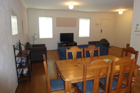 Moonee Valley Views Apartments - Australia Accommodation 6