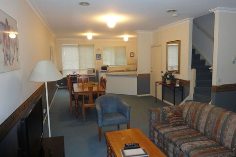 Moonee Valley Views Apartments - Australia Accommodation 5