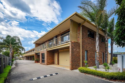 Allambi Holiday Apartments - Australia Accommodation 1