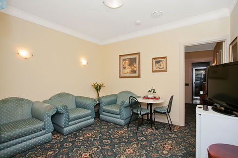 Merton Manor Exclusive Bed And Breakfast - Australia Accommodation 5