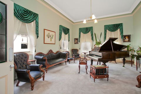 Merton Manor Exclusive Bed And Breakfast - Australia Accommodation 4