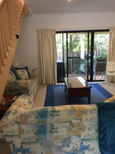 Central Cowes Family Townhouses - Australia Accommodation 4