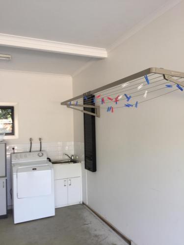 Central Cowes Family Townhouses - Australia Accommodation 5