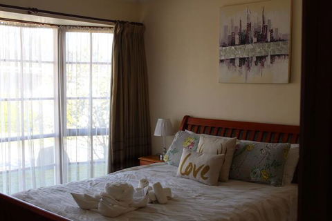 Australian Home Away At Doncaster Elgar - Australia Accommodation 7