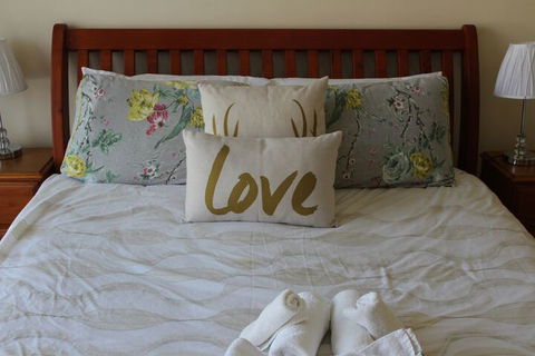Australian Home Away At Doncaster Elgar - Australia Accommodation 3
