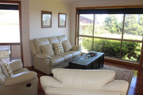 Australian Home Away At Doncaster Andersons Creek 2 - Australia Accommodation 4