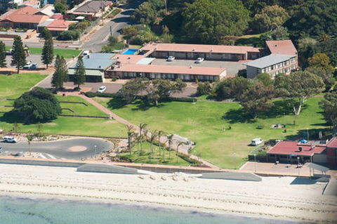Foreshore Motor Inn - Australia Accommodation 2