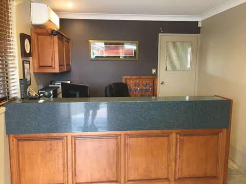 James Street Motor Inn - Australia Accommodation 4