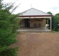 Gumtrees Cottage - Australia Accommodation