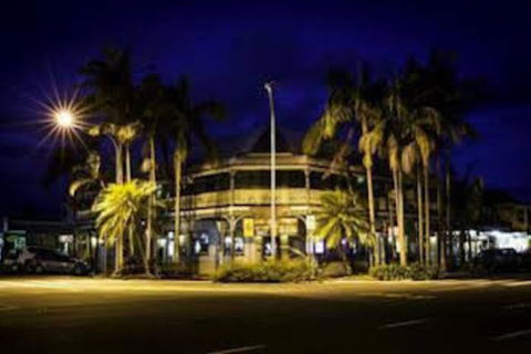 The Middle Pub - Australia Accommodation 0