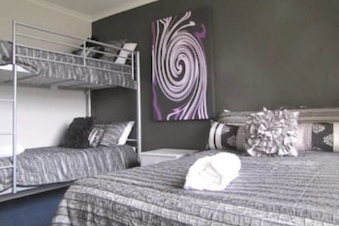 Apollo Apartments - Australia Accommodation 3