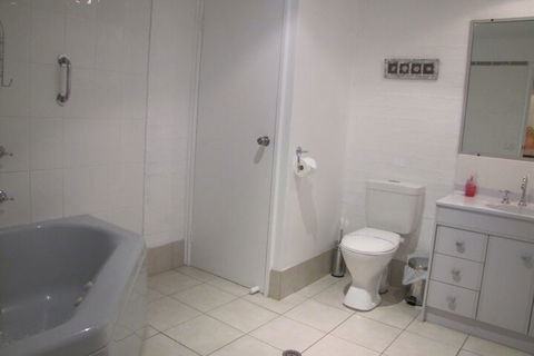 Apollo Apartments - Australia Accommodation 5