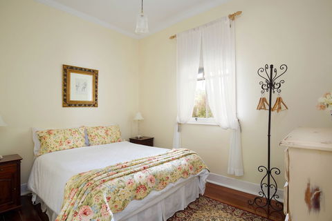 Hills Havens Cottages - Australia Accommodation 6