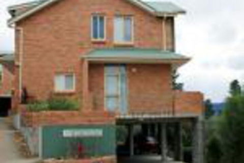 Twin Seasons 5 Deluxe Holiday Apartment - Australia Accommodation 0