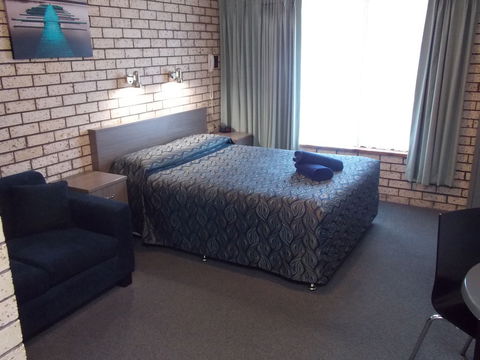 Cowra Crest Motel - Australia Accommodation 5