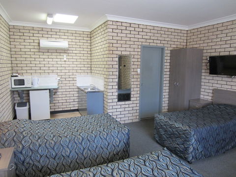 Cowra Crest Motel - Australia Accommodation 4
