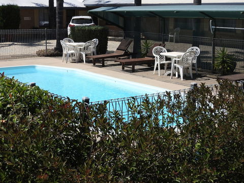 Lone Pine Motel - Corowa - Australia Accommodation 1