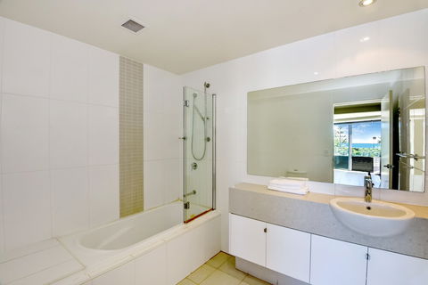 Coast Luxury Apartment 17 - Australia Accommodation 5