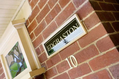 Rosanna Mansion - Australia Accommodation 1