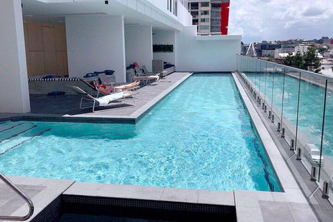 Chic Brisbane Living - Australia Accommodation 2
