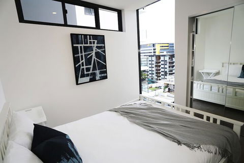 Chic Brisbane Living - Australia Accommodation 3