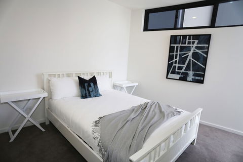 Chic Brisbane Living - Australia Accommodation 5