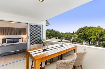 City Stadium Apartment On The Riverfront - Australia Accommodation 5